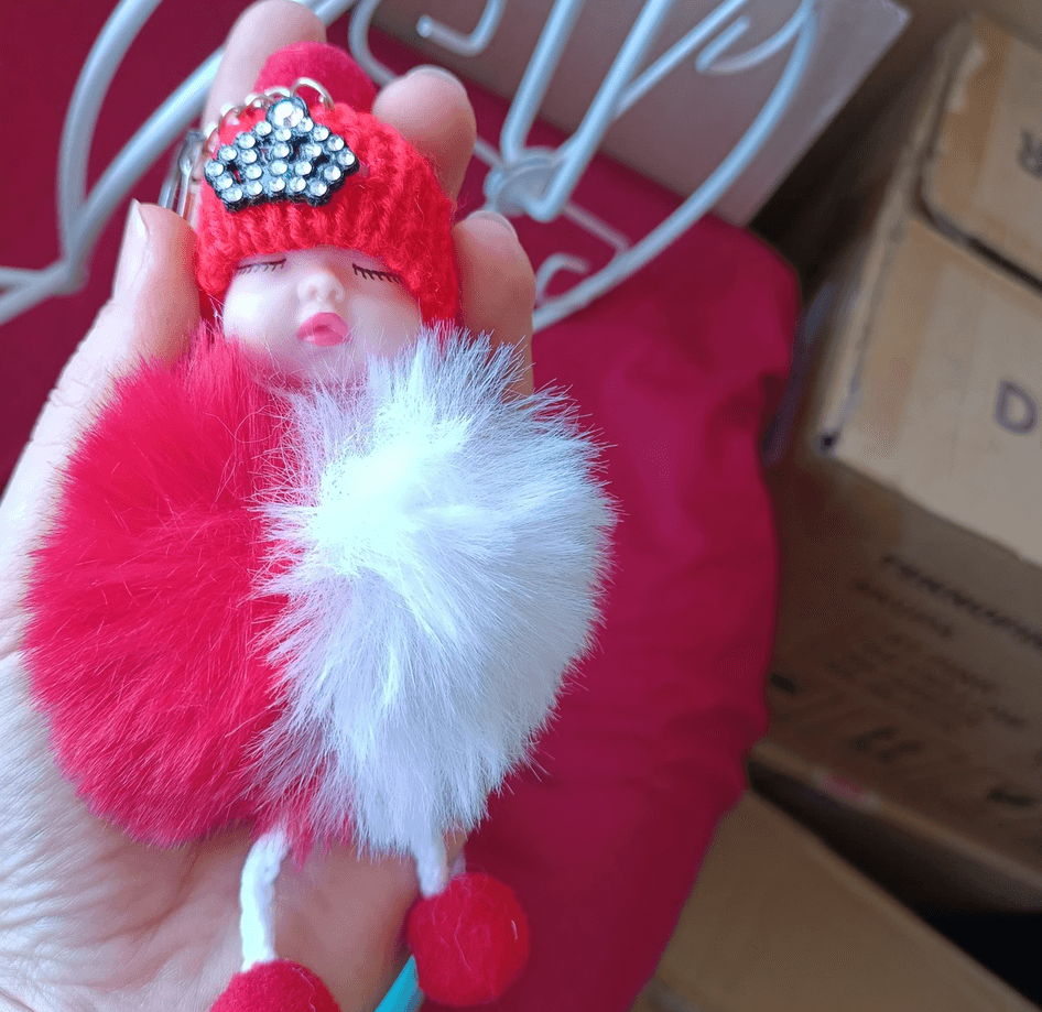 Sevimli ponpon bebek kırmızı anahtarlık çanta aksesuarı