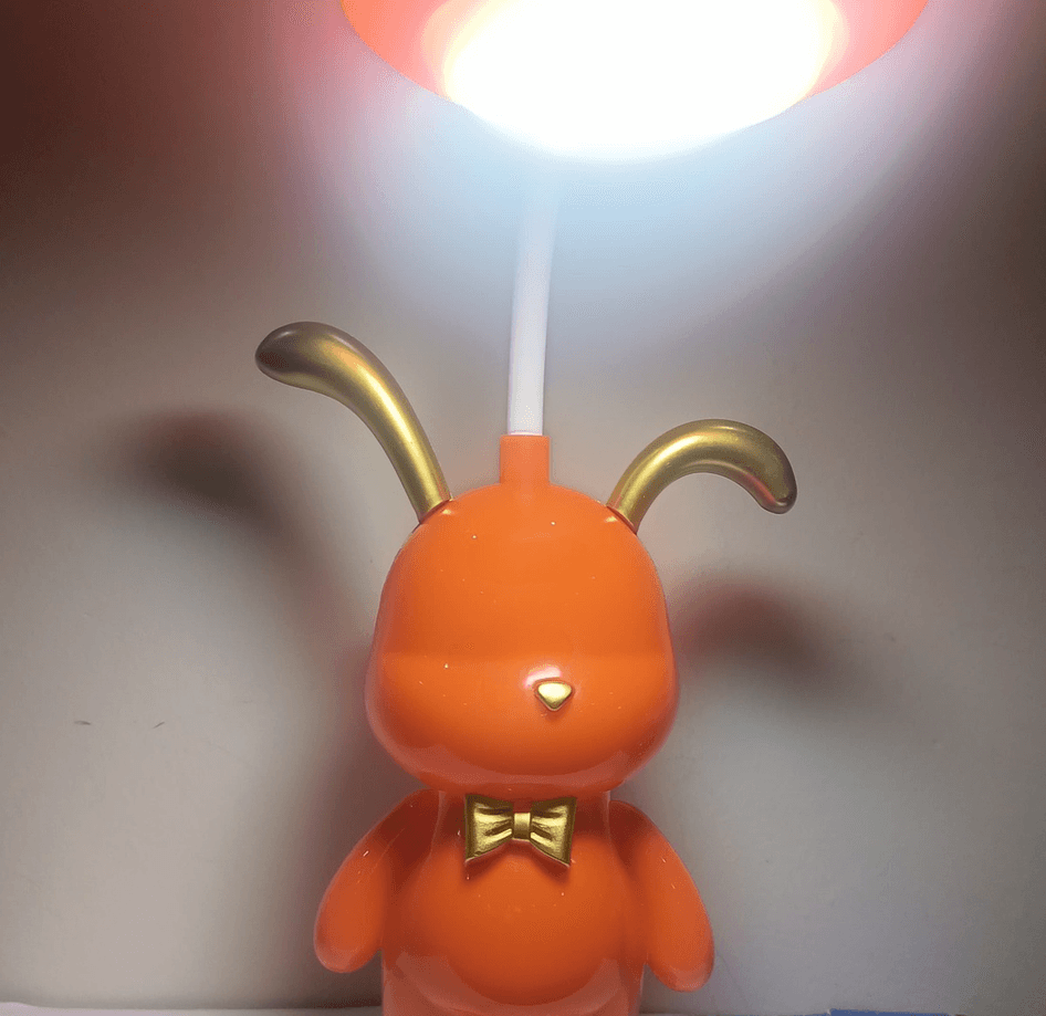 Sevimli Tavşan masa lambası