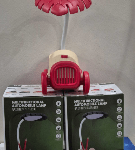 Kırmızı -krem sevimli antika araba görünümlü masa lambası, kalemlik, telefon tutacağı