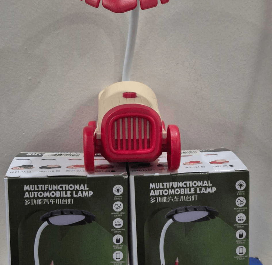 Kırmızı -krem sevimli antika araba görünümlü masa lambası, kalemlik, telefon tutacağı