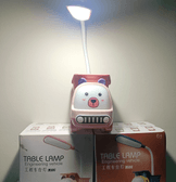 Sevimli pembe kamyon masa lambası, şık ve fonksiyonel çocuk odası aydınlatması