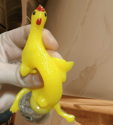 Yumurtlayan tavuk silikon anahtarlık çabta süsü