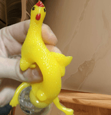 Yumurtlayan tavuk silikon anahtarlık çabta süsü