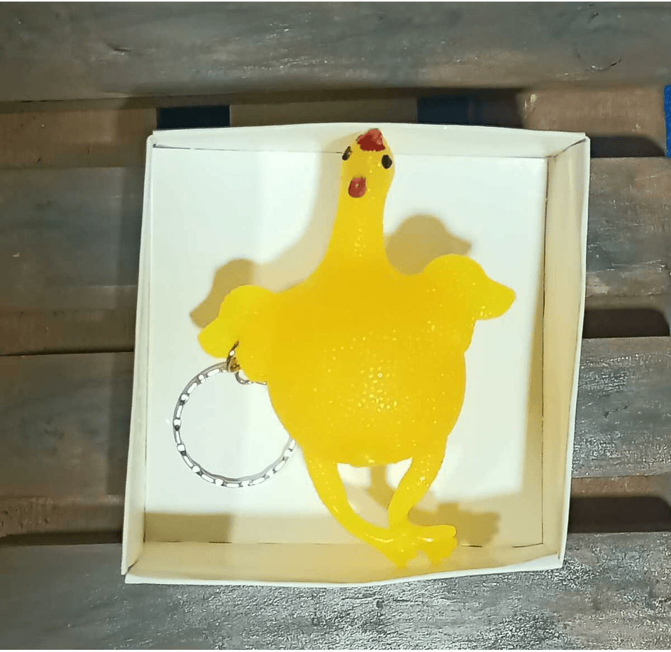 Yumurtlayan tavuk silikon anahtarlık çabta süsü